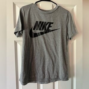 Women’s Nike tshirt size medium